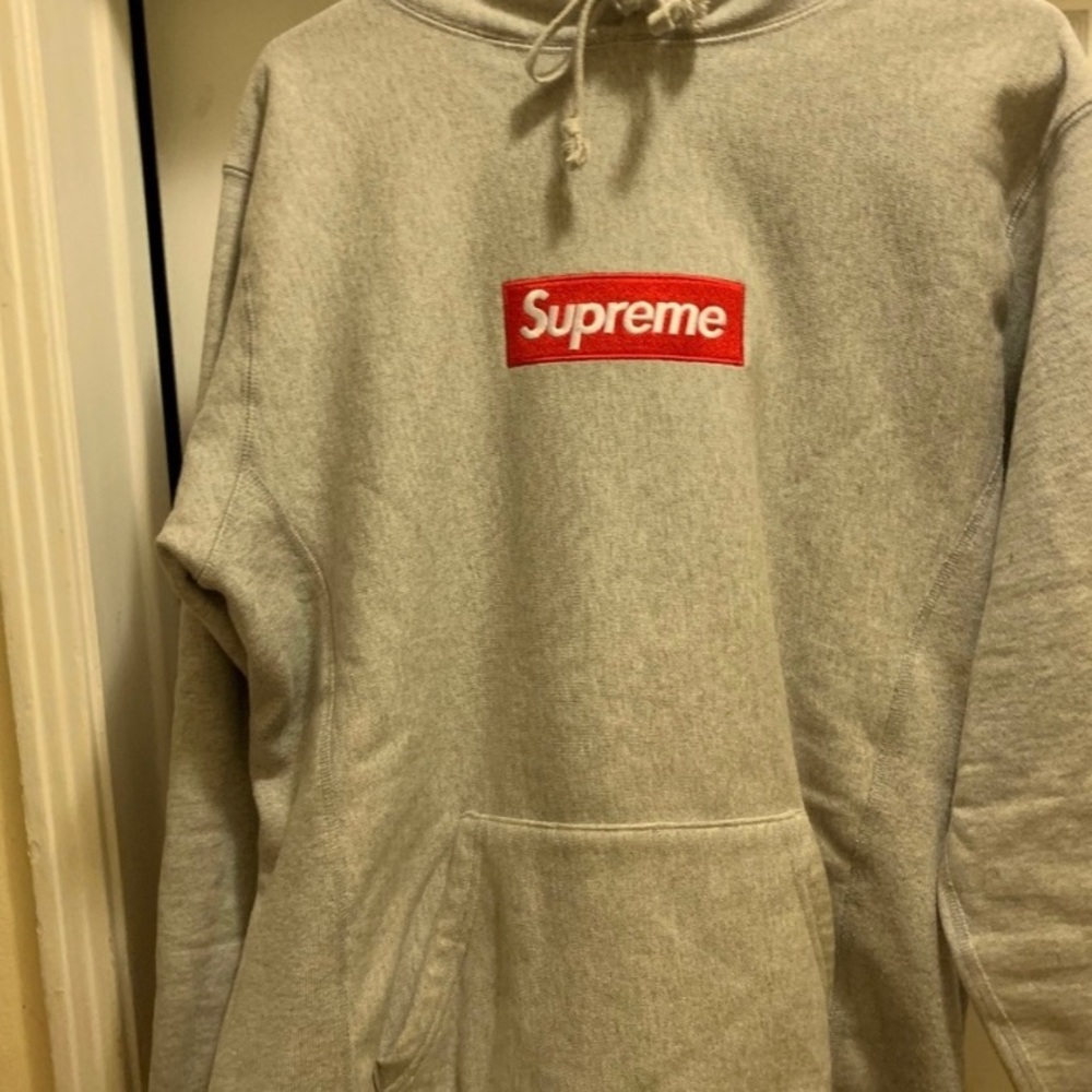 Supreme hoodie